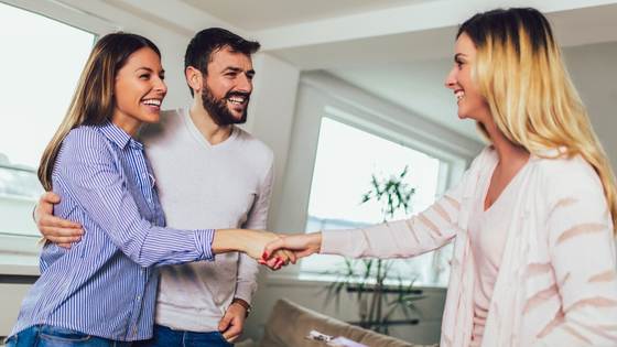 Hoping to secure your dream home? Then mastering open house etiquette is a must.